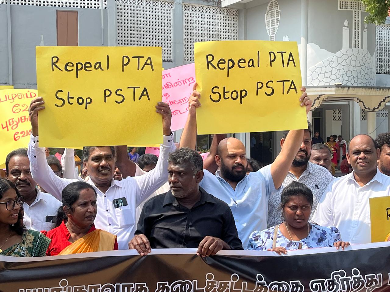 இலங்கையில் புதிய பயங்கரவாத எதிர்ப்புச் சட்ட மூலத்திற்கு (PSTA) எதிராக   யாழ்ப்பாணம் மற்றும் மட்டக்களப்பில் மக்கள் போராட்டம்