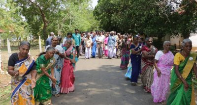 தலைமுறைகளை இணைத்த பாசம்: மறவன்குளத்தில் முதியோர்களும் சிறுவர்களும் இணைந்து கொண்டாடிய நெகிழ்ச்சித் திருவிழா
