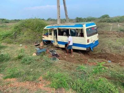 மன்னார் – யாழ்ப்பாணம் வீதியில் கோர விபத்து: பேருந்து மோதி துவிச்சக்கர வண்டியில் சென்ற குடும்பஸ்தர் சம்பவ இடத்திலேயே பலி!