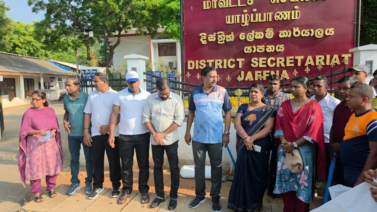 யாழ்ப்பாணத்தில் “அத்தம” தேசிய தூய்மை தின நிகழ்வு; மாவட்டச் செயலகத்திற்கு முன்னால் ஆரம்பமானது!