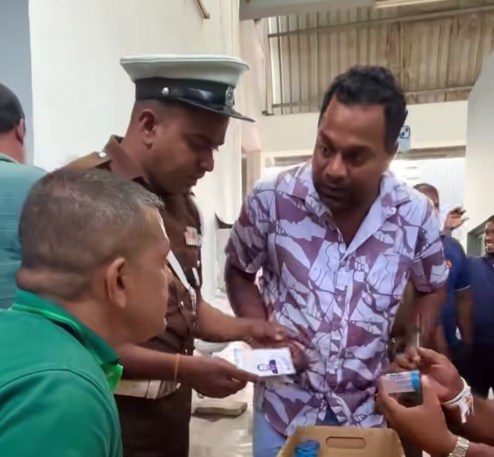 வவுனியா பேருந்து நிலையத்தில் திடீர் போதைப்பொருள் பரிசோதனை: 5 பேருந்து சாரதிகள் சிக்கினர்!